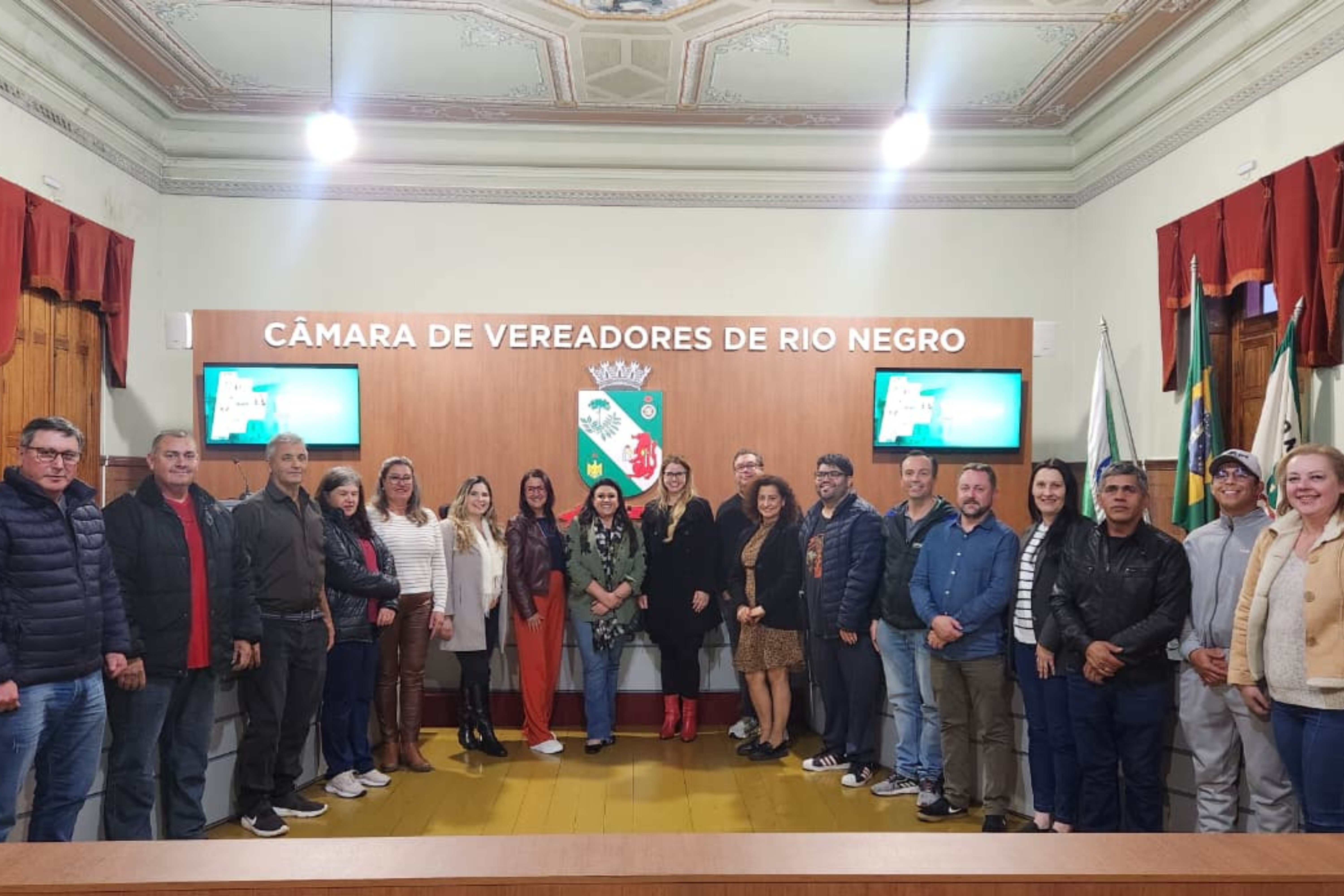 Câmara de Rio Negro aprova plano de cargos e salários dos servidores em tempo recorde