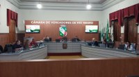 Câmara de Rio Negro aprova projetos, requerimentos e homenageia Colégio Dr. Ovande do Amaral durante 11ª Sessão Ordinária