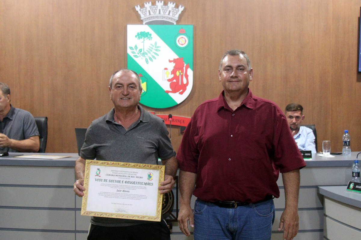 Câmara de Rio Negro homenageia esportistas e reconhece trajetória de atletas do município