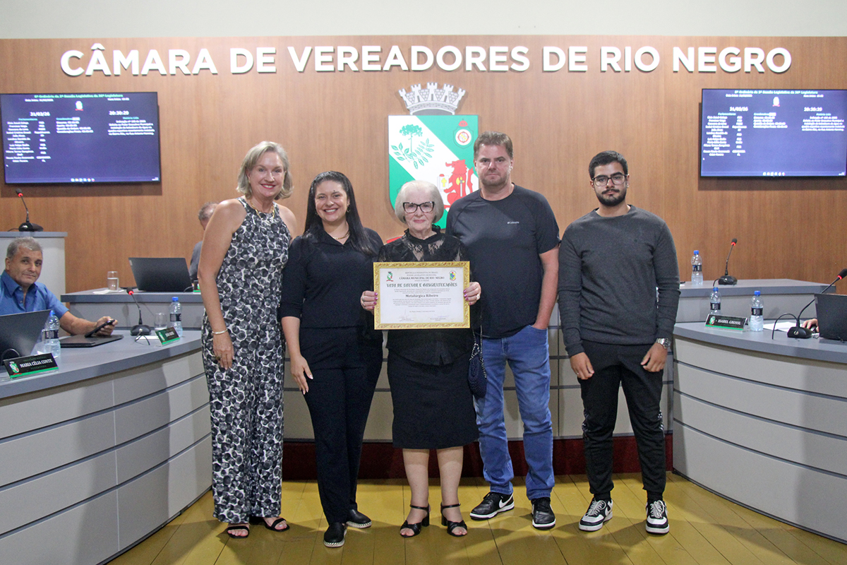 Câmara de Rio Negro homenageia Metalúrgica Ribeiro por contribuição ao desenvolvimento do município