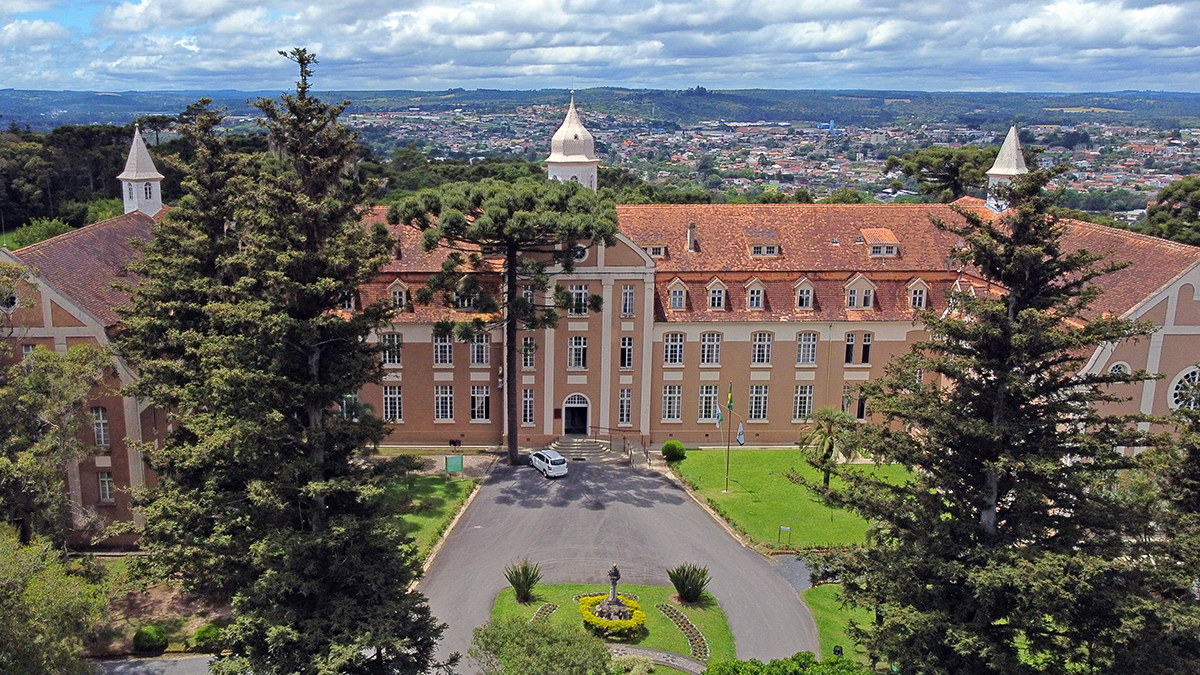 Câmara de Rio Negro recebe projeto de novo Plano de Carreira dos Servidores após mais de 30 anos de vigência da lei atual