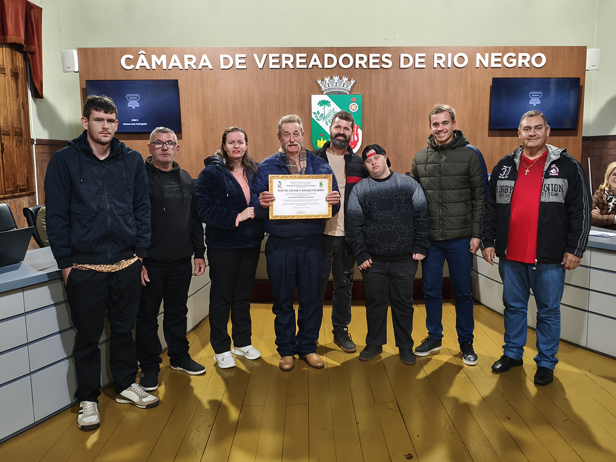 Câmara de Rio Negro reconhece dedicação voluntária de morador da Barra Grande com Voto de Louvor