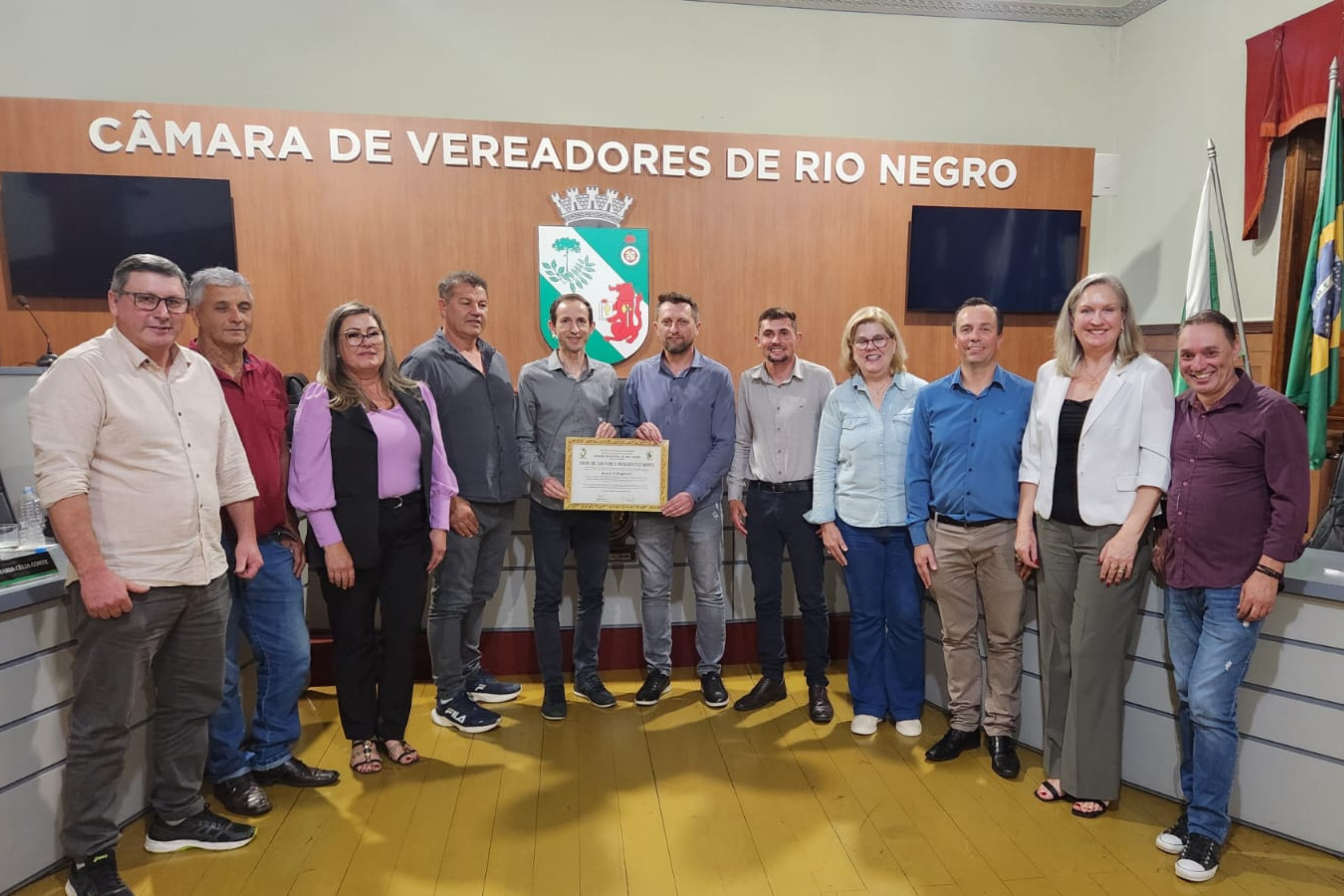 Câmara Municipal de Rio Negro concede Votos de Louvor e Congratulações ao Jornal O Regional