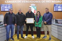 Câmara Municipal de Rio Negro homenageia atletas da corrida de rua 