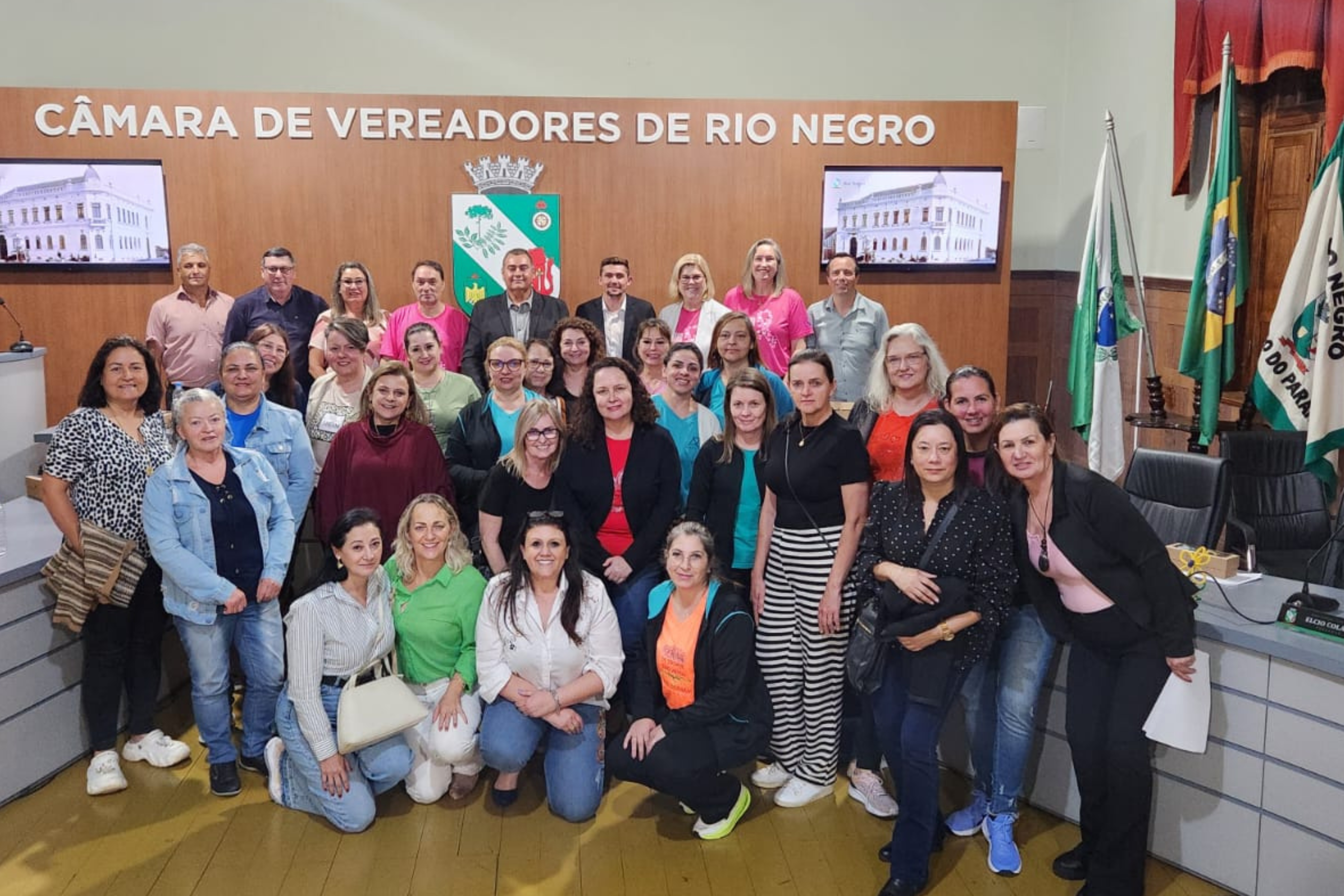 Professores municipais lotam sessão ordinária em busca de valorização e melhores salários