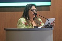 Vereadora Milene aborda autismo, inclusão e valorização dos professores na tribuna