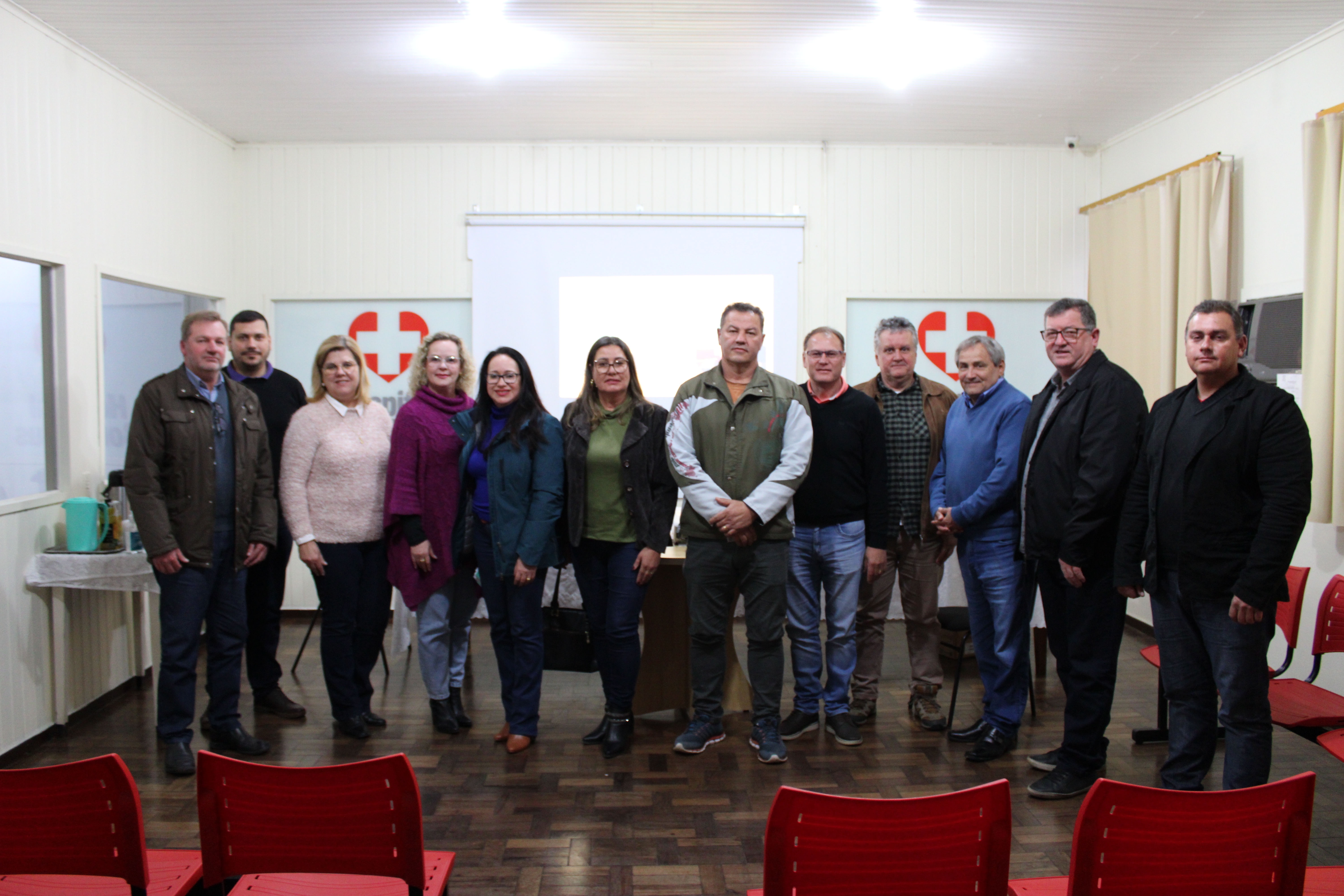 Vereadores se reúnem com direção do Hospital Bom Jesus 